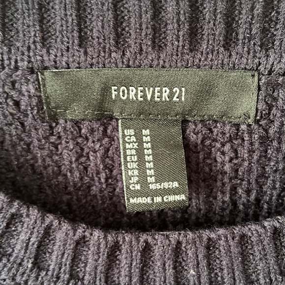 Navy blue cropped knitted long-sleeve sweater from Forever 21. Size M. - Picture 5 of 6